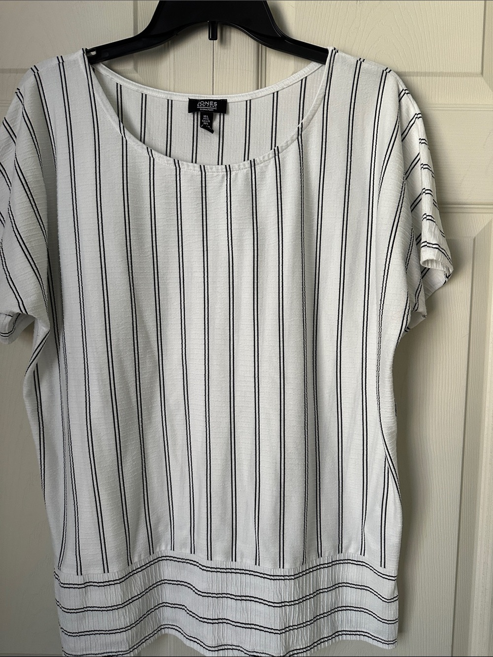 Jones New York White Top with Black Vertical Stripes size Large